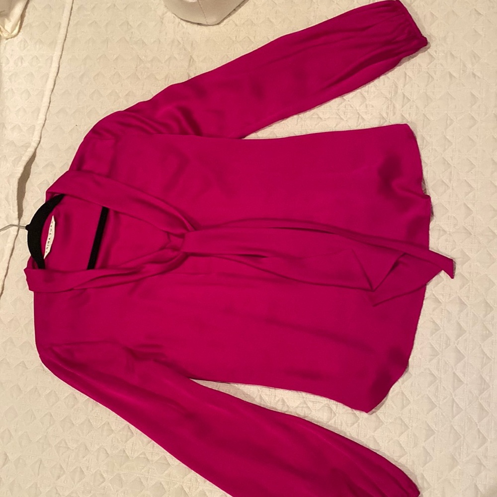 Blouse with long sleeves